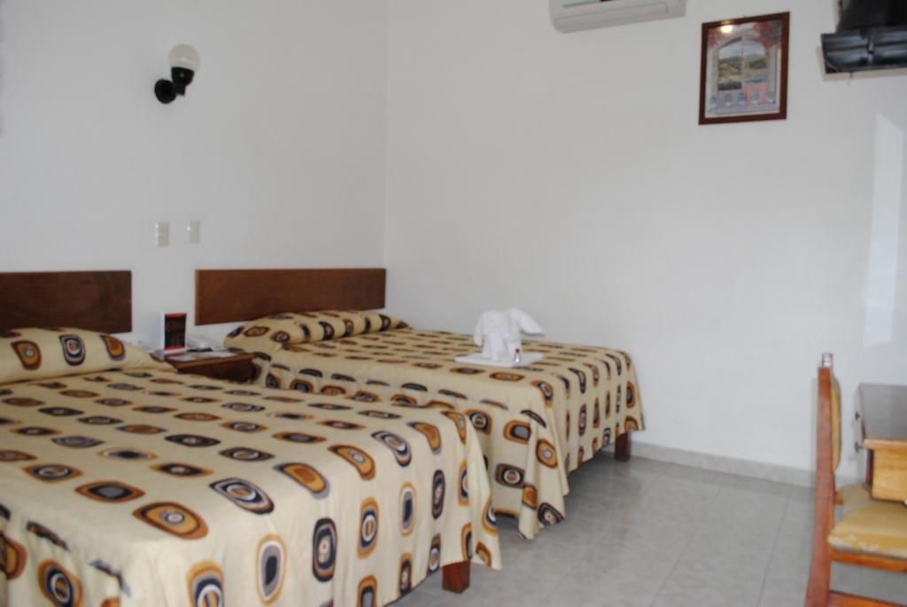 Hotel Arcos Del Parque Acayucan Rom bilde