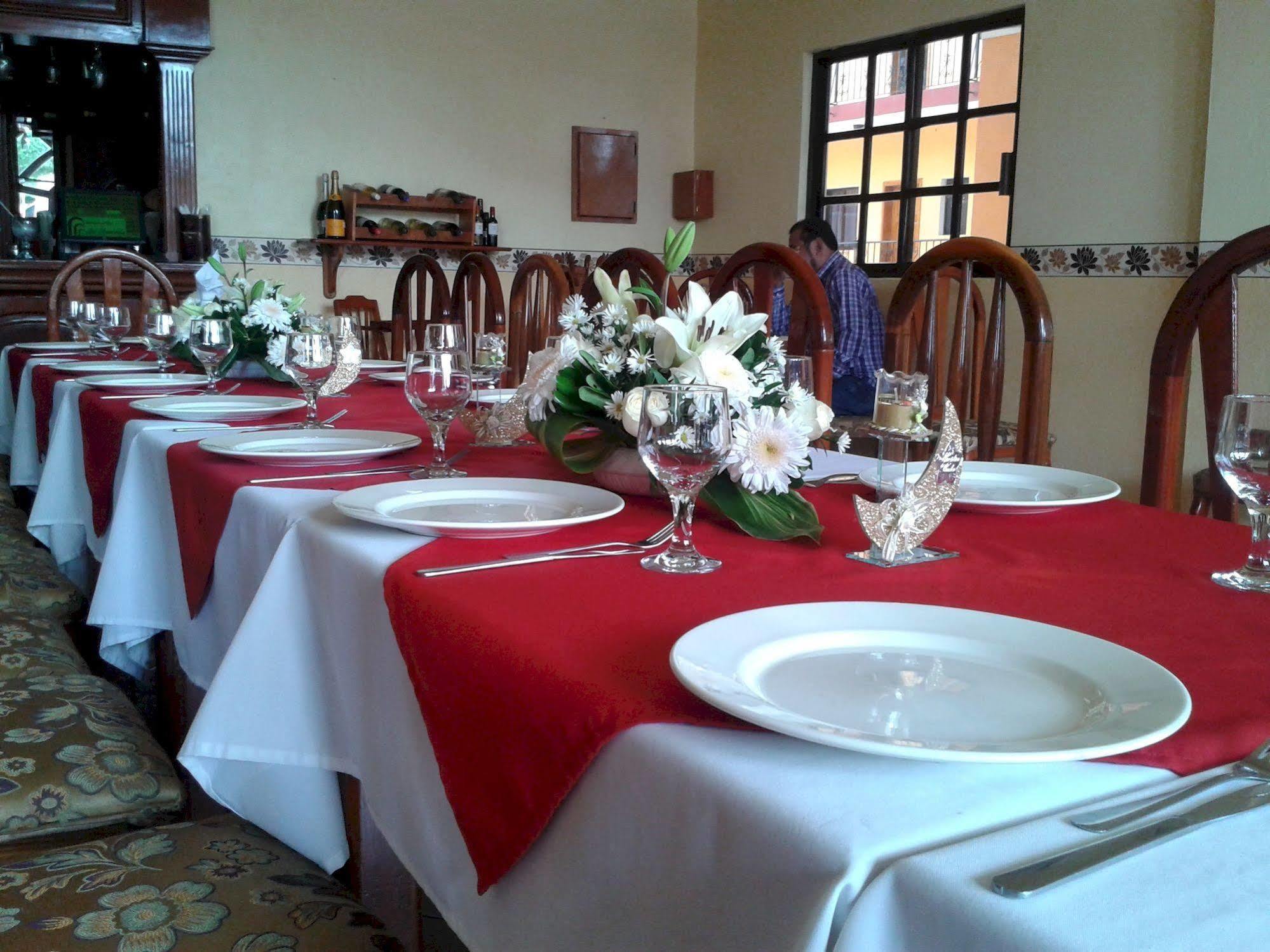 Hotel Arcos Del Parque Acayucan Eksteriør bilde