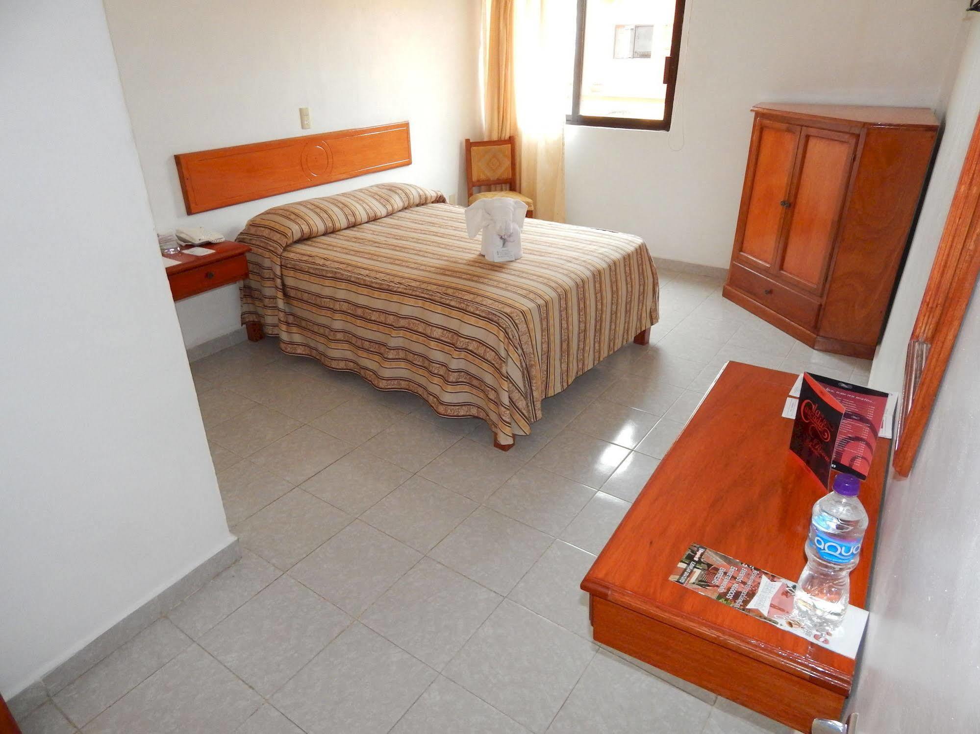 Hotel Arcos Del Parque Acayucan Eksteriør bilde
